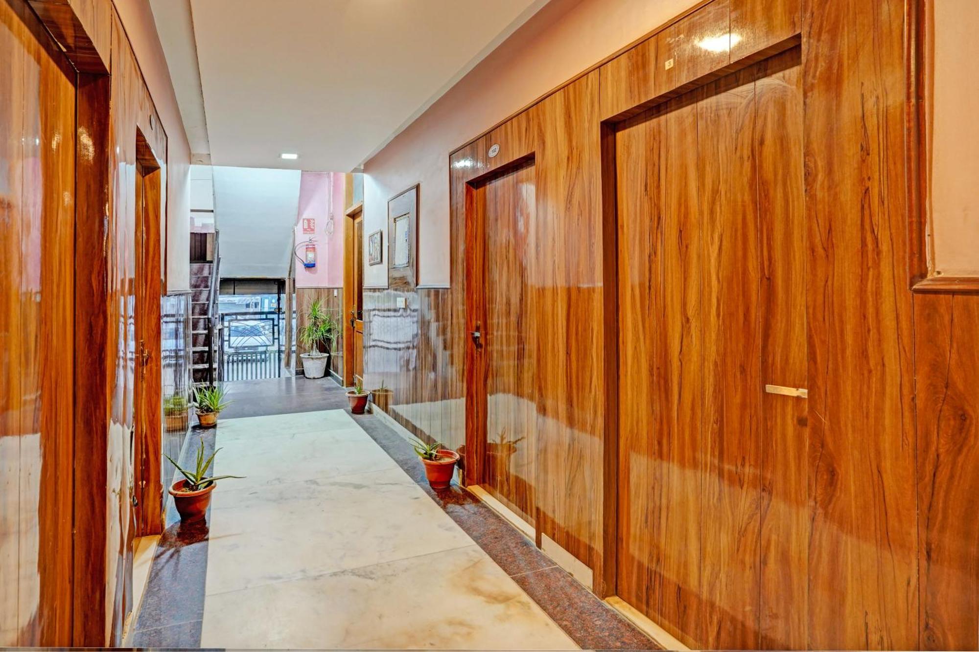 Hotel O Greno House Near Pvr Ansal Plaza Greater Noida Esterno foto
