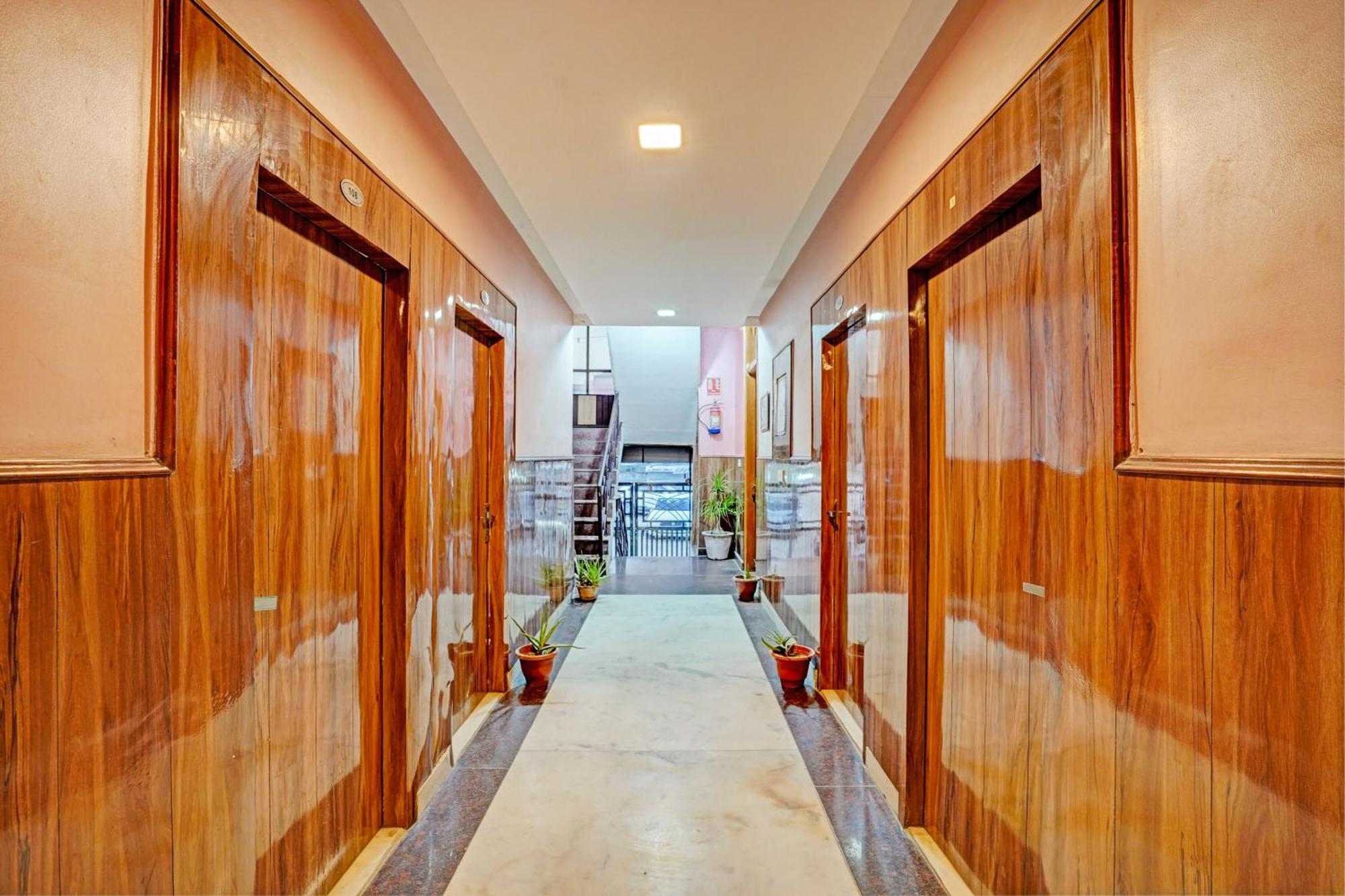 Hotel O Greno House Near Pvr Ansal Plaza Greater Noida Esterno foto